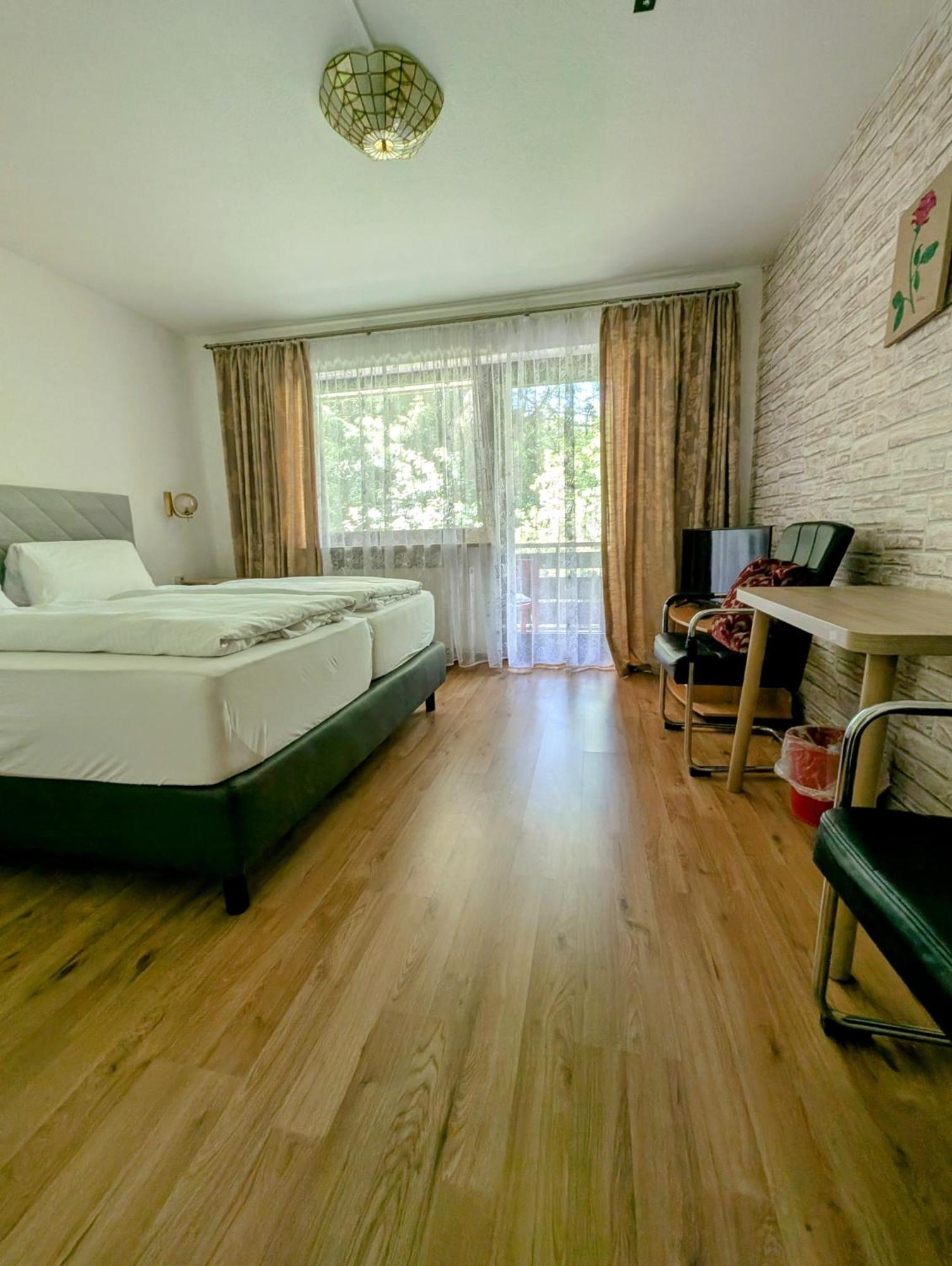 Hotel Pension Bluechersruh บาด แบร์เน็ค อิม ฟิชเทลเกอเบียร์เกอ ภายนอก รูปภาพ