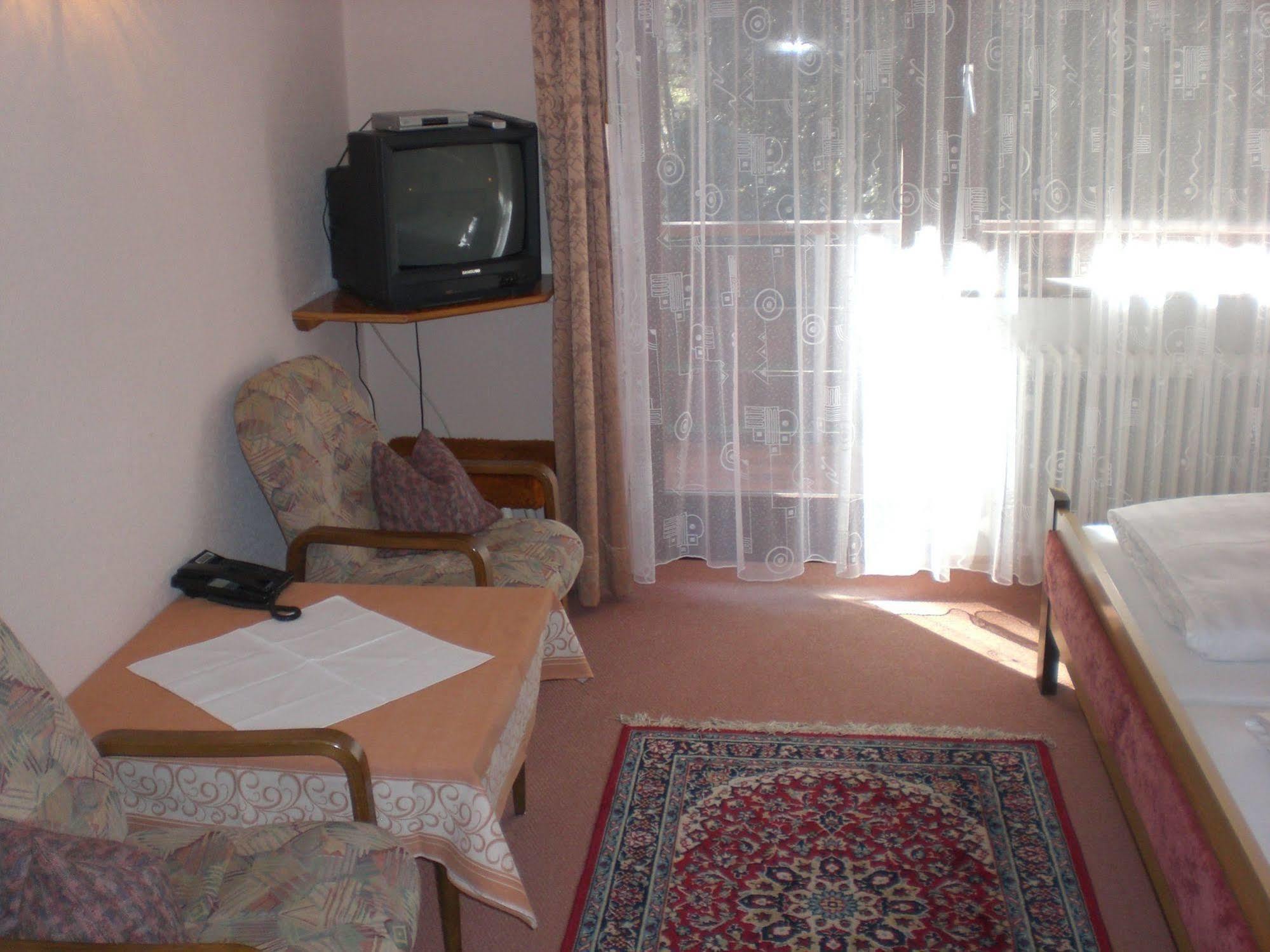 Hotel Pension Bluechersruh บาด แบร์เน็ค อิม ฟิชเทลเกอเบียร์เกอ ภายนอก รูปภาพ