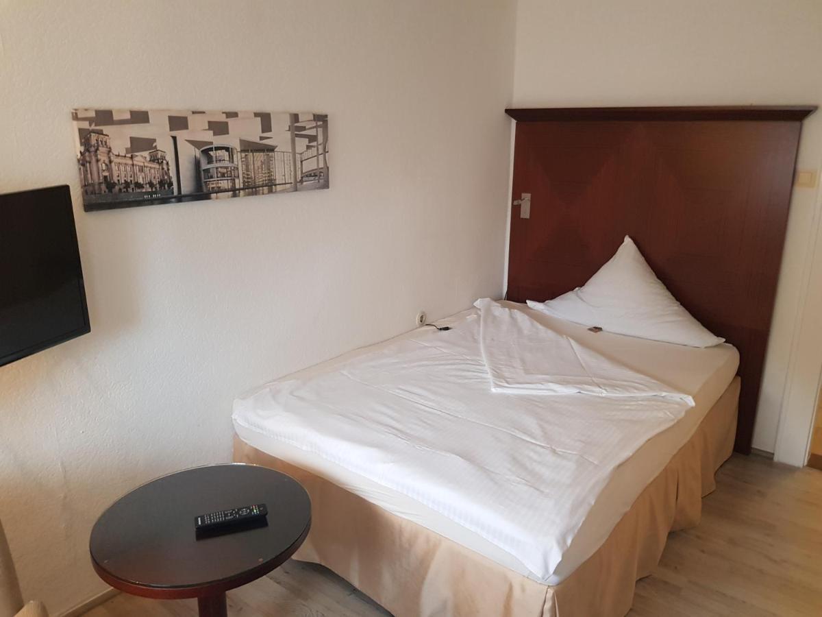 Hotel Pension Bluechersruh บาด แบร์เน็ค อิม ฟิชเทลเกอเบียร์เกอ ภายนอก รูปภาพ